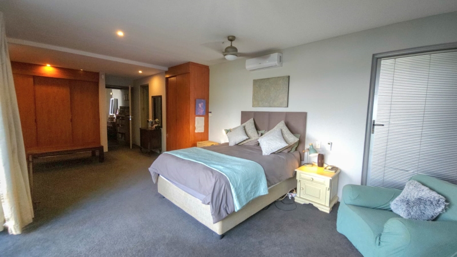 6 Bedroom Property for Sale in Kosmos Ridge North West